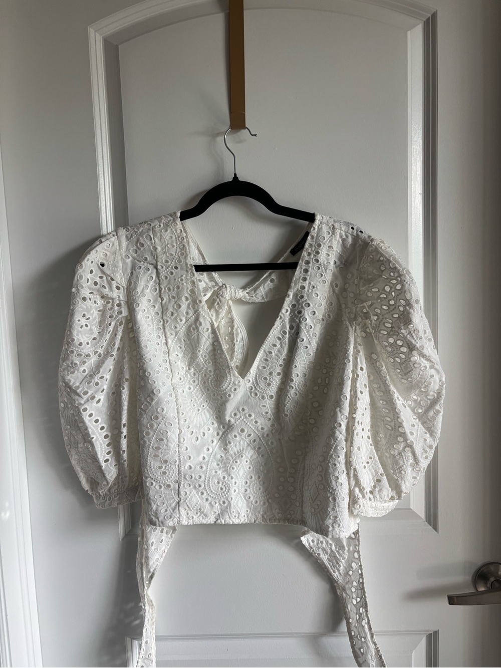 Dynamite White Eyelet Puff-Sleeve Tie-Back Top